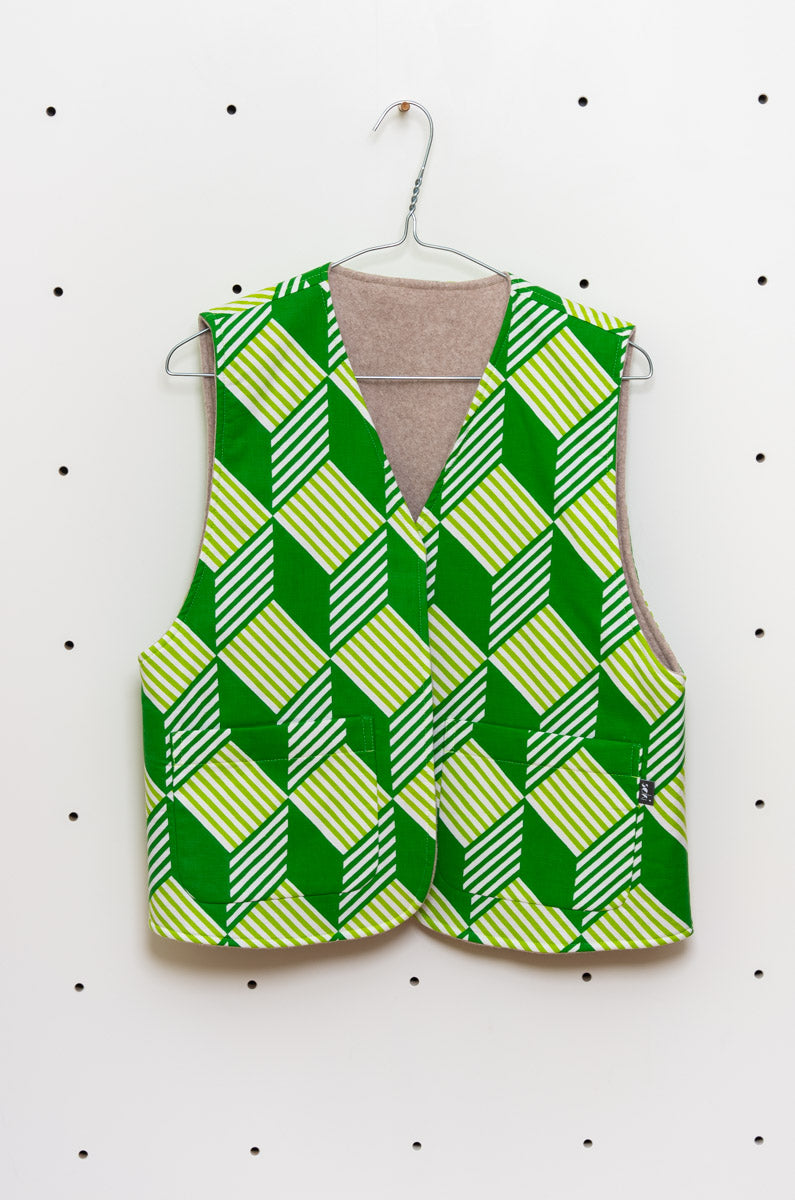 Upcycling Wendeweste – Baumwoll-Bettwäsche & Bio-Fleece Gr. M - Made in Germany