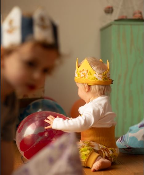 Kinderkronen aus Bettwäsche