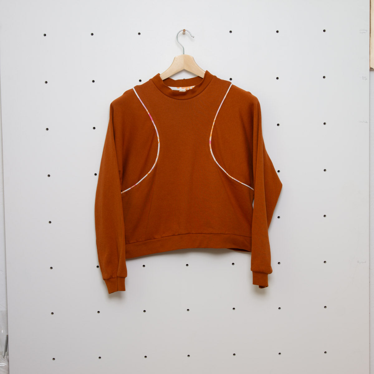 Nachhaltiger Paspel Pullover Rusty Orange Gr. S - Made in Germany