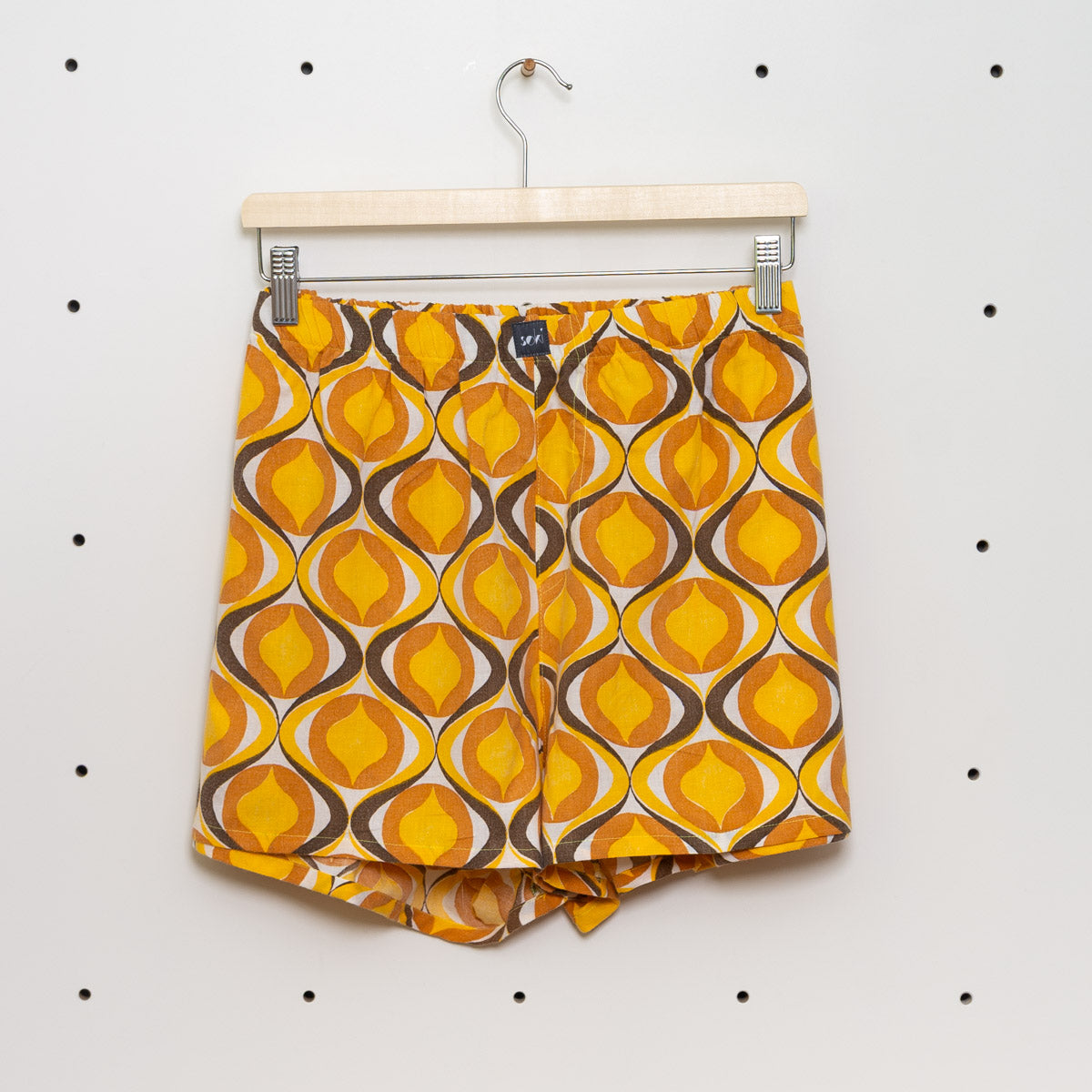 ein Unikat aus Omis alter Bettwäsche