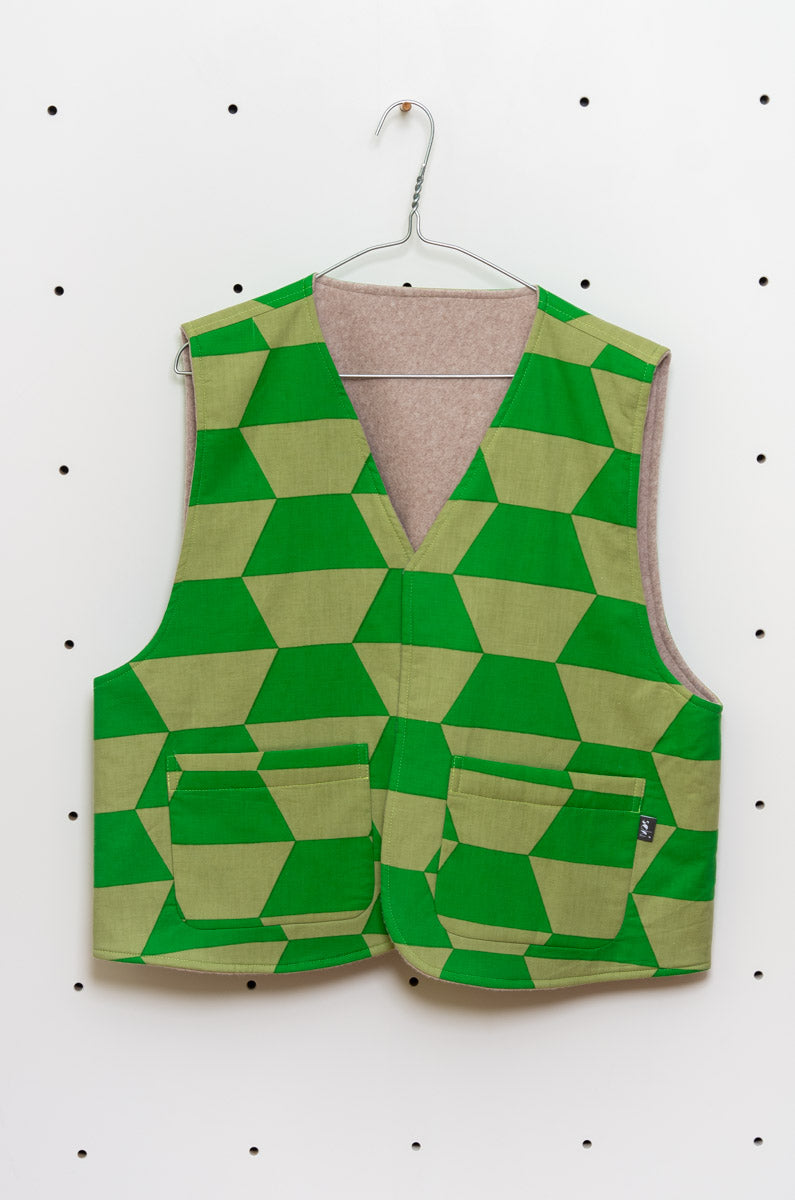 Upcycling Wendeweste – Baumwoll-Bettwäsche & Bio-Fleece Gr. L - Made in Germany