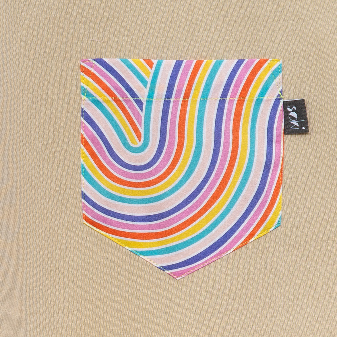 Nachhaltiges SOKI Heavy Shirt Rainbow Waves – Good Vibes Edition