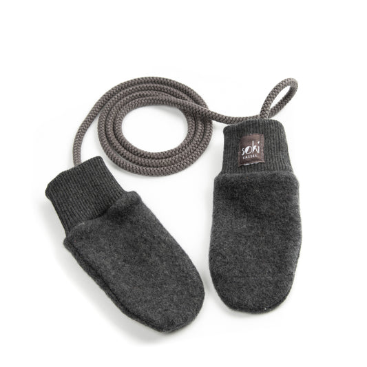 Nachhaltige Baby Fleece Fäustlinge in charcoal - Made in Germany